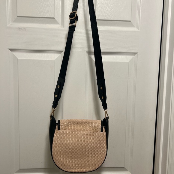 Stylish Black and Tan Crossbody Bag - Picture 2 of 6